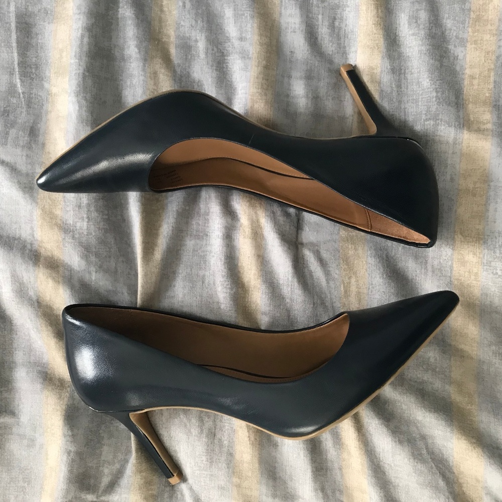 Calvin Klein Gayle Stiletto Pump in Navy